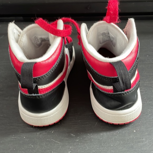 Nike Air Jordan 1 Mid Very Berry-white (ps) Size 13c Style 640734 016 - Picture 7 of 11